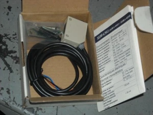 Telemecanique XUMLH4055 Photoelectric Sensor - Picture 1 of 3