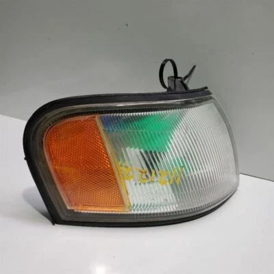 1995-1999, Nissan Sentra, Passenger Corner Park Lamp-turn Signal, PN: 2BE934036 - Image 1 of 4