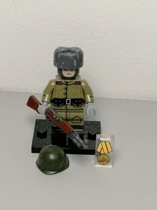 WW2 Soviet Russian Soldier Minifigure Deluxe Version - Imagen 1 de 2