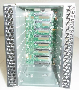 Cage 8x 2.5 mit INTEL Backplane PBA G97156-352 für TAROX Server - Bild 1 von 2