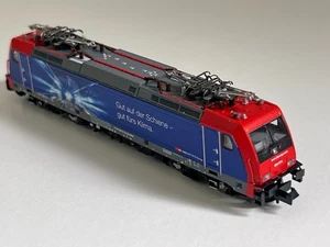 Fleischmann 738811 N gauge SBB Re 484 electric locomotive in 'climate' livery - Picture 1 of 5