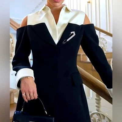 Blazer Ellena Boss Babe blanco y negro con hombros descubiertos nuevo con etiquetas al por menor $128 Foto 1 de 4