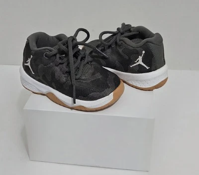 Nike Air Jordan B. Fly BT Niño Pequeño Talla 4C River Rock/Blanco Estuco Oscuro Foto 1 de 4