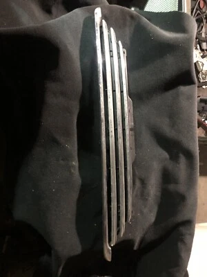 Mini R56 06-12 parrilla delantera cromada, usada en buen estado - Imagen 1 de 2