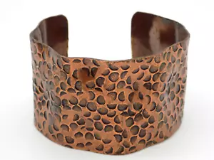 Vintage breites gehämmertes Kupfer Armreif Armband Welle Brutalist gepunktet Punkte - Bild 1 von 5