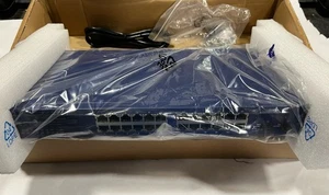 Przełącznik Netgear ProSafe GS724T v4 24-portowy gigabitowy inteligentny przełącznik zarządzany OPEN BOX - Zdjęcie 1 z 2