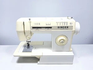 Macchina da cucire Singer Merritt con petalo di piede 2502C 621B vintage testata e funzionante - Foto 1 di 10