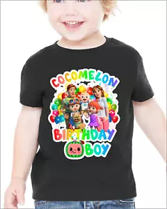 Camisa Cumpleaños Niña/Niño con CocoMelon DISEÑO GILDAN - CAMISA NEGRA/BLANCA 02E - Imagen 1 de 10