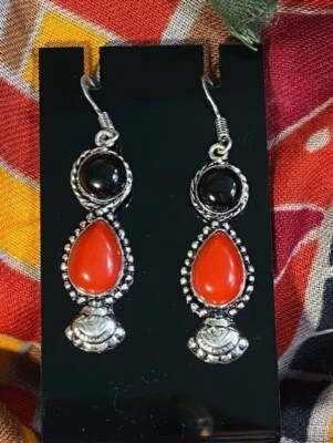 Pendientes colgantes hechos a mano de plata 925 estampados de coral y ónix negro de 1,4" 11 gramos Foto 1 de 4