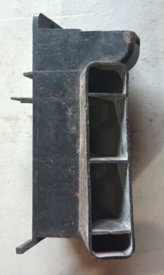 Buick Riviera 1968-69 conducto de ventilación de salida de calefacción inferior FC-5 Foto 1 de 4