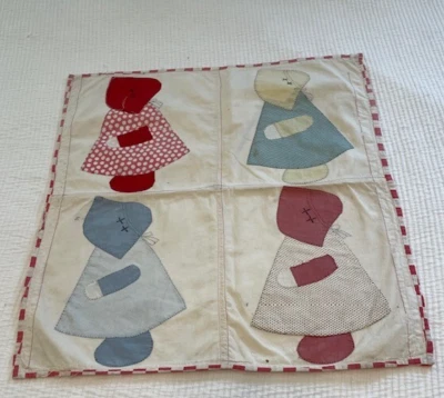 Handpieced Vintage Sunbonnet Sue Applique Quilt  Feedsack 21 x 22 - Image 1 of 4