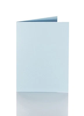 PAPER24 25 Faltkarten 100 x 150 mm /A6 für DIN C6 Briefumschläge in Hellblau