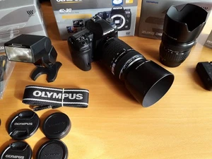 Olympus E-30 Komplettpaket Zuiko ED 70-300mm Zuiko Zuiko 18-180mm BlitzFL-36R ! - Bild 1 von 23