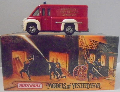 MJ7 Matchbox - Collectibles - YFE16 - 1948 Dodge Route Van Fire Supprt Trk - Red - Image 1 of 4