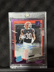 2023 Panini Clearly Donruss Chase Brown Purple Auto /175 Bengals Rated Rookie - Bild 1 von 3