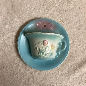 Hill Pottery Tasse & Untertasse Wandtasche/ Schleife Knoten B-24-6 blau selten USA 1949-1950 - Bild 1 von 11
