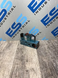 MAC DOUBLE-SOLENOID PILOTED VALVE 6200 SERIES 6243C-521-PM-500DA - Picture 1 of 11