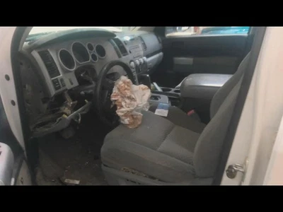 Windshield Wiper Motor Fits 08-22 SEQUOIA 2018943 - Image 1 of 4