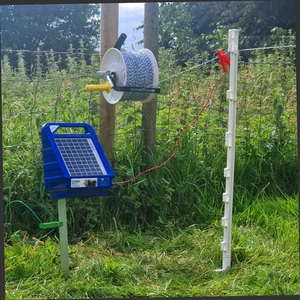 Weidezaung Set 500m Solar Energiser & Rolle + Draht Konvolut & 40x Kunststoffpfosten - Bild 1 von 3