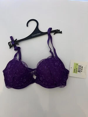 Nuevo con etiquetas Sujetador para mujer Calvin Klein diseño encaje púrpura 32B (W60298) Foto 1 de 4