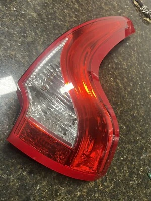 89504241 ORIGINAL VOLVO XC60 2010-2017 probado por fabricante original pasajero derecho diestro Foto 1 de 4