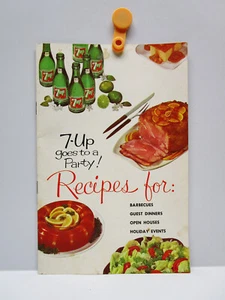 De colección - 7-Up Goes to a Party - Folleto de recetas - The Seven-Up Company 1961 - Imagen 1 de 7