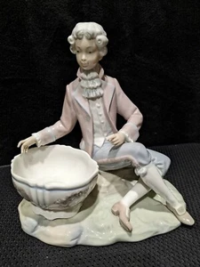 LLADRO 4714 Boy Jewelry Dish Historical Collection Glazed Finish Figurine RARE - Picture 1 of 12