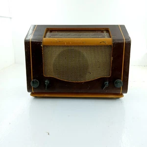 VINTAGE INVICTA MODEL 73 MAINS VALVE WOODEN RADIO - 1940's - Picture 1 of 8