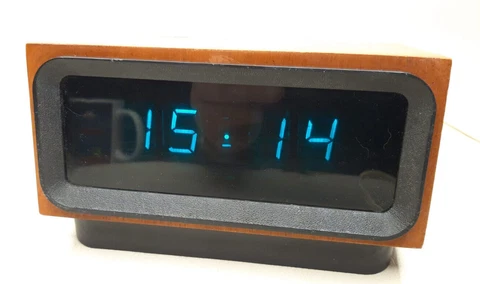 Antique Russian clock of the USSR Table clock - model ELEKTRONIKA G9.02. - 1980 Cover