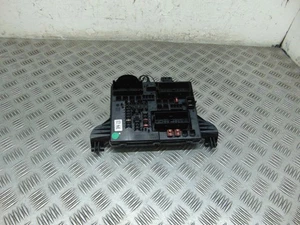 Caja de fusibles trasera Vauxhall Insignia 1327732103 MK1 2.0 diésel 2008-2017Z - Imagen 1 de 9