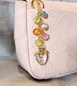 ERDBEERE TASCHENANHÄNGER BUNTE PERLEN GOLDFARBEN ANHÄNGER FÜR HANDTASCHE GELDBEUTEL BEUTELTASCHE - Bild 1 von 11