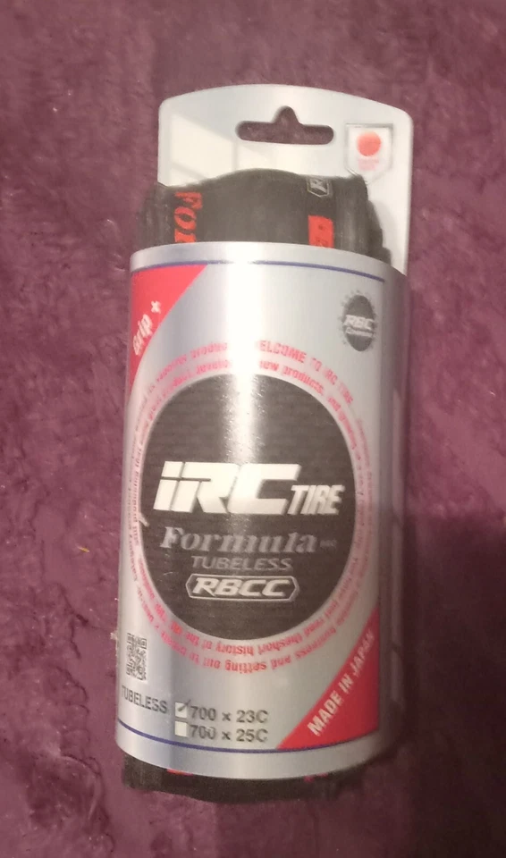 Neumático IRC Formula Pro RBCC Tubeless 700x23c negro/rojo Foto 1 de 1