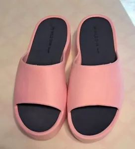 Wild Diva Slides Women's Size 9 Sandals Pink - Picture 1 of 6