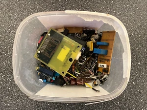 Mixed Vintage Electronics Components Lot - ICs, Capacitors, Resistors, Circuits - Picture 1 of 9