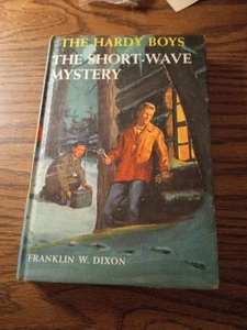 Hardy Boys ~ Short Wave Mystery by Franklin W Dixon 1966 Hardcover Book #24 - Imagen 1 de 3