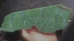 HIMALAYA JADE AZUL Y VERDE COLOR FINO LIMPIA ENORME LOSA 2.355 Lb's o 1.068 KG's - Imagen 1 de 10