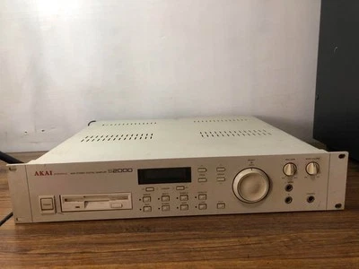 AKAI professional S2000 MIDI STEREO DIGITAL SAMPLER Musical Instruments Audio - Image 1 of 4