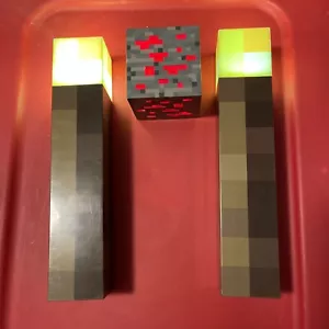Minecraft 2 leuchtende Wandhalterung Taschenlampe & 1 Redstone Würfel 2012 getestet funktioniert - Bild 1 von 9