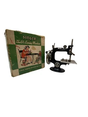 Vintage Singer Child's Miniature Sewing Machine M 20-1 With Box - Image 1 of 4