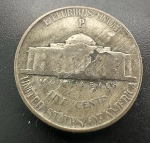 1945-P Jefferson Nickel Large Rev Lamination Error Silver War Time A-226 - Picture 1 of 4