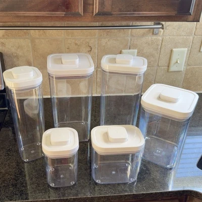 OXO Pop Contenedor Lote de 6 Pop Tops Hermético Almacenamiento de Alimentos Tamaños Surtidos Foto 1 de 4