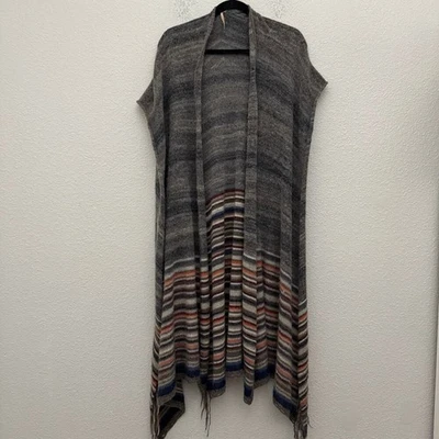 Poncho Free People Latitude 30 envolvente chal arco iris gris flecos rayas talla XS/S Foto 1 de 4