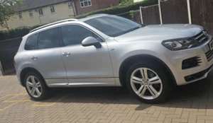 Silver VW Touareg 2014 - Picture 1 of 23