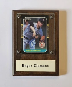 1987 Donruss #276 ROGER CLEMENS Signed Auto Red Sox Card, in 6in x 4in Plaque. - Picture 1 of 3