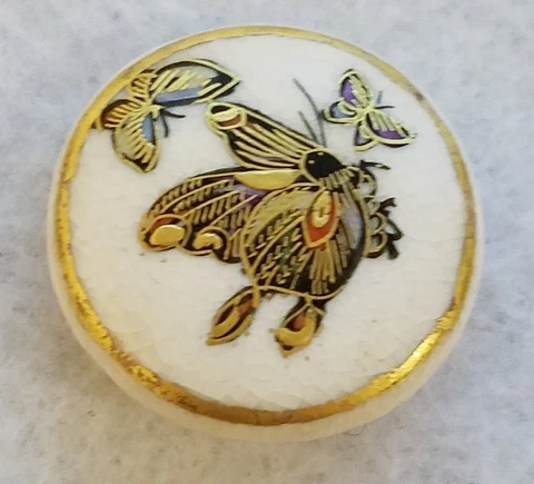 SIGNED ANTIQUE HAND PAINTED MEIJI ERA SATSUMA CERAMIC W/BEAUTIFUL BUTTERFLIES 1" Cover