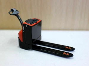 1/24th ROS Diecast Staxio Electric Stacker Forklift Car Model Alloy Vehicle Toy - Picture 1 of 7