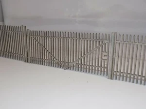 8ft steel security fencing (112cms)+ 6 various gates -  1:43 scale fence O gauge - Picture 1 of 5