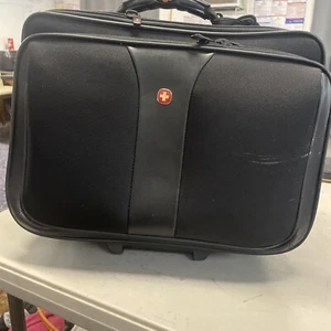 Wenger Briefcase With Wheels - Picture 1 of 7