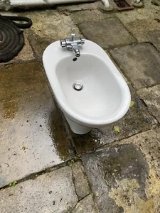Ideal S tandard Classic Bidet - Picture 1 of 5