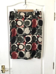 Ladies M & S Skirt Size 12 Pencil Skirt, 24 Inches Long, Lined, Slit, 2 Pockets - Picture 1 of 19